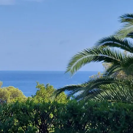 With A Stunning Sea View Pool Tennis شقة راباللو