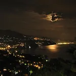 With A Stunning Sea View Pool Tennis Διαμέρισμα