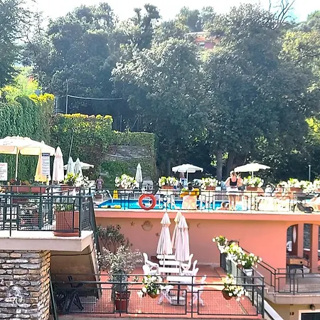 With A Stunning Sea View Pool Tennis 아파트